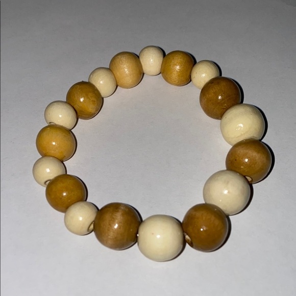 Cream and Tan Beaded Bracelet - Picture 3 of 3